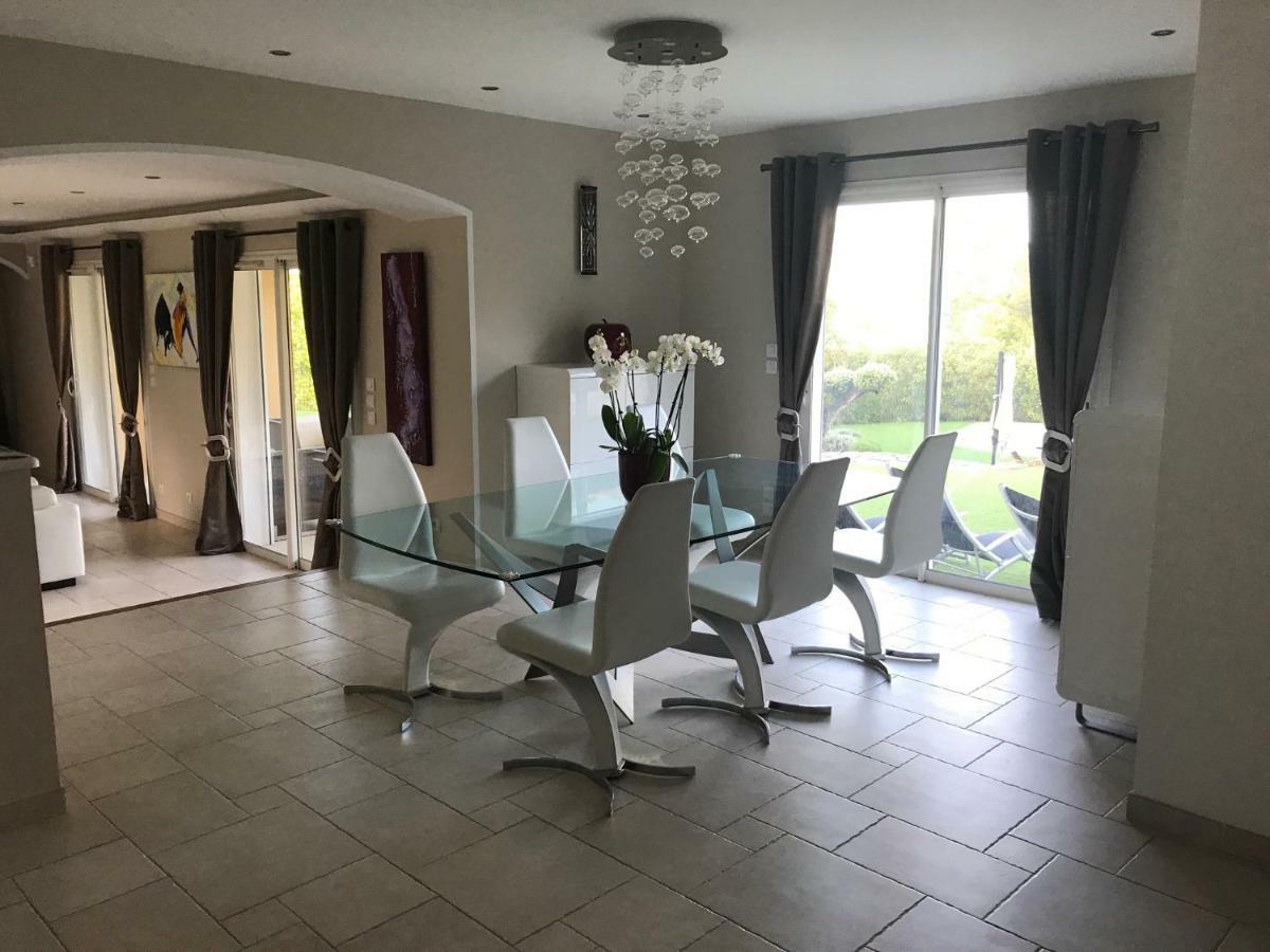 Villa Sanata Les Arcs-sur-Argens Екстериор снимка