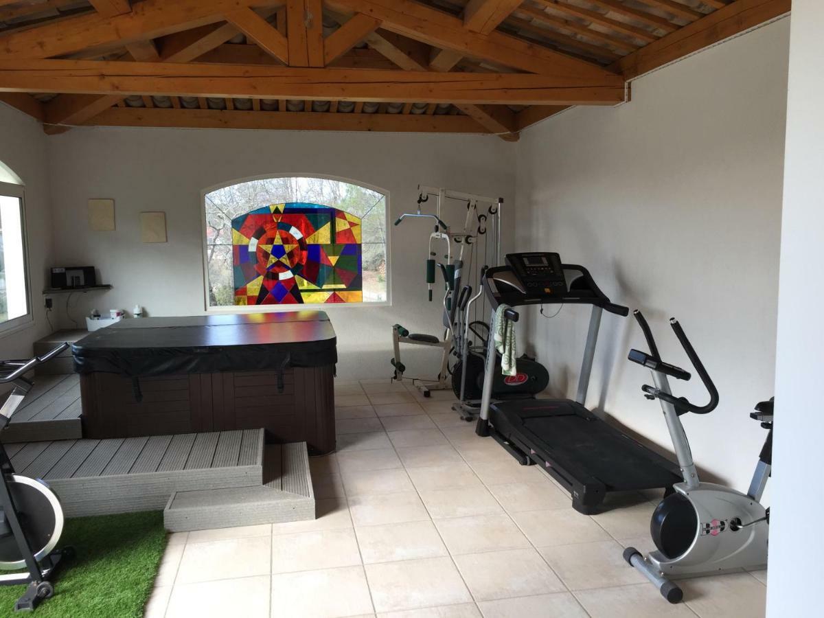 Villa Sanata Les Arcs-sur-Argens Екстериор снимка