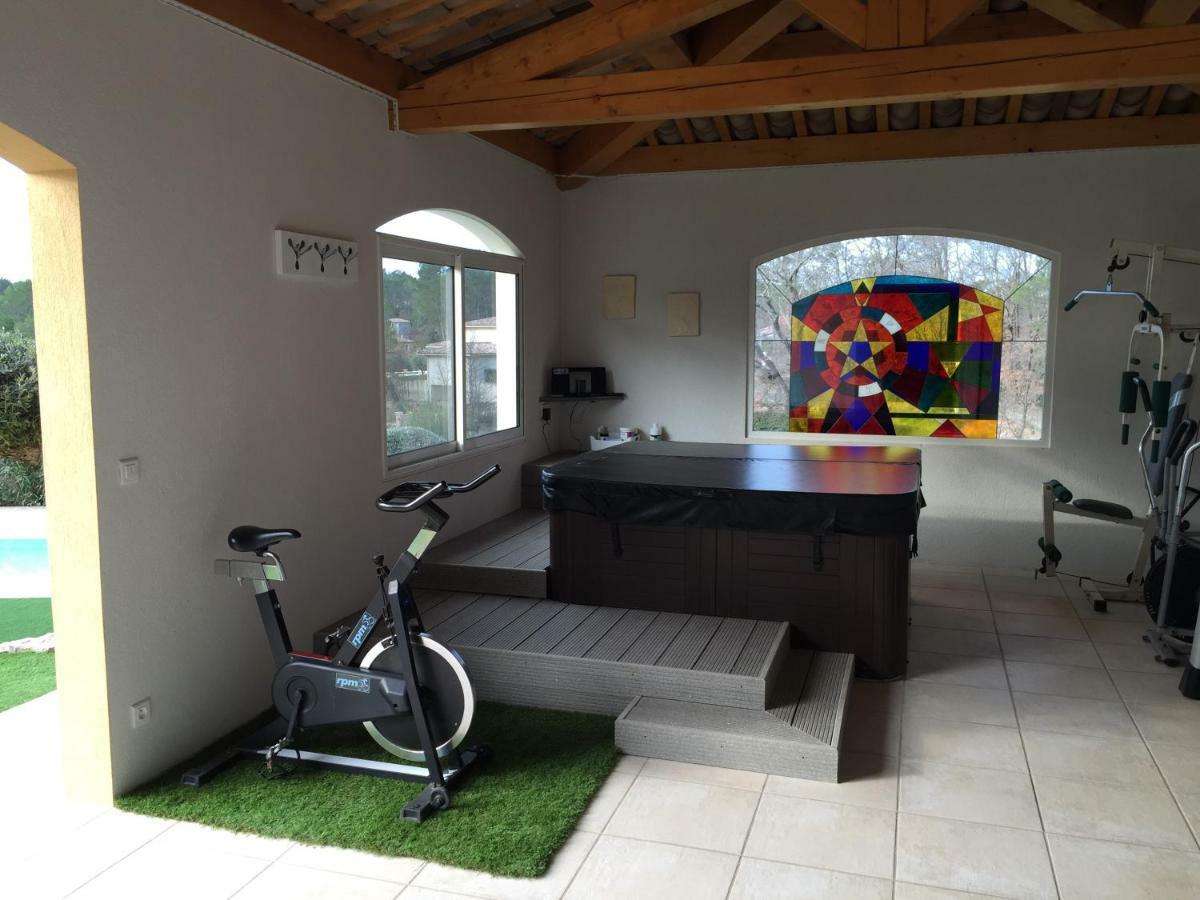 Villa Sanata Les Arcs-sur-Argens Екстериор снимка