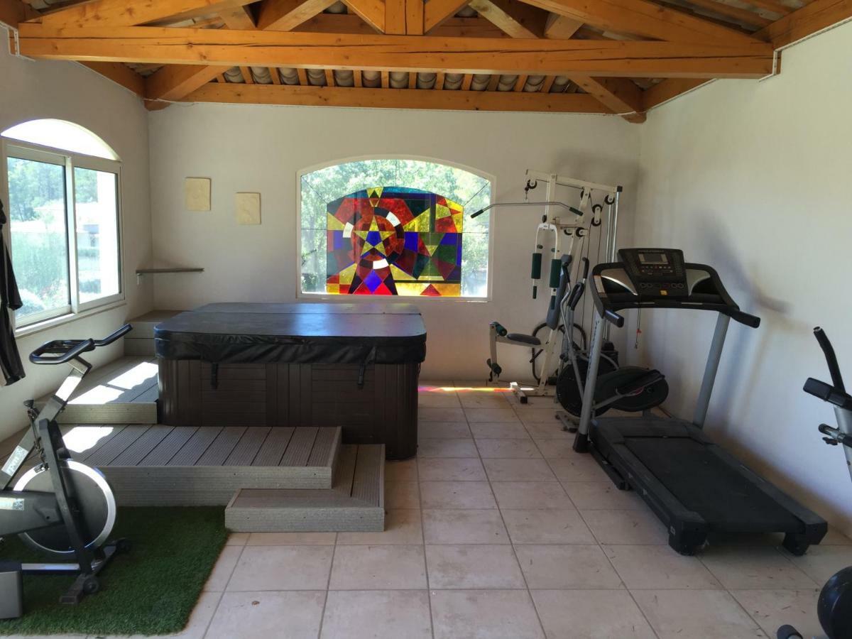 Villa Sanata Les Arcs-sur-Argens Екстериор снимка