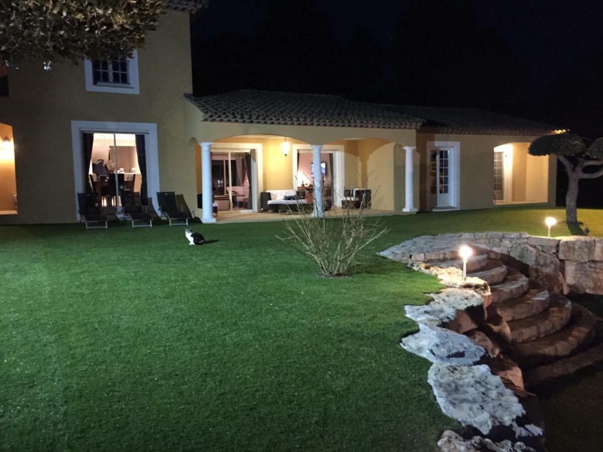 Villa Sanata Les Arcs-sur-Argens Екстериор снимка